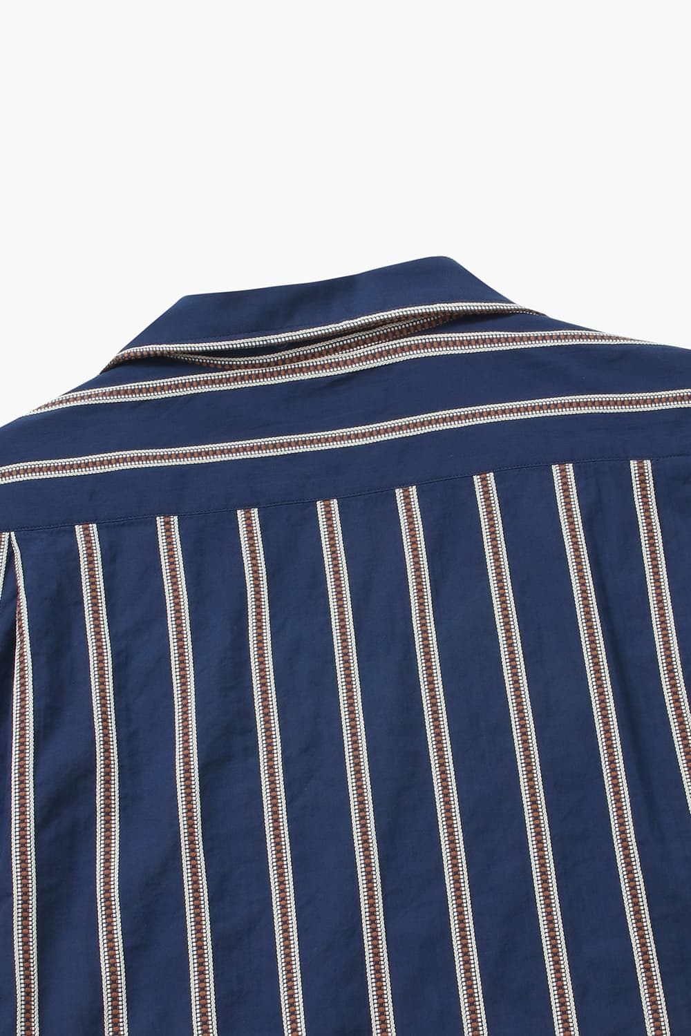 코튼 스트라이프 테일러드 카라 반소매 셔츠 BB14009 01