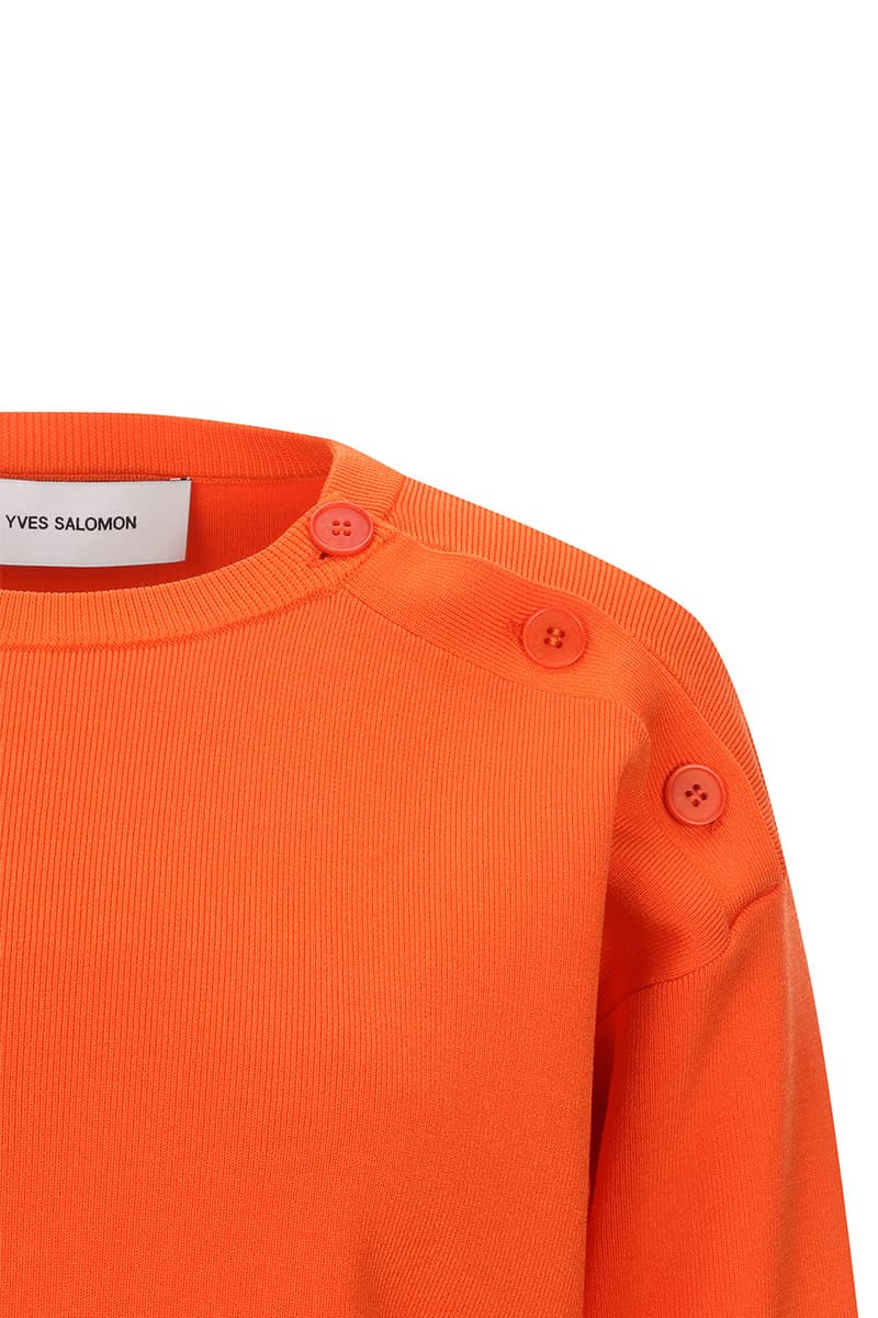 숄더버튼 크롭 니트 CE3SFYSTP029C22