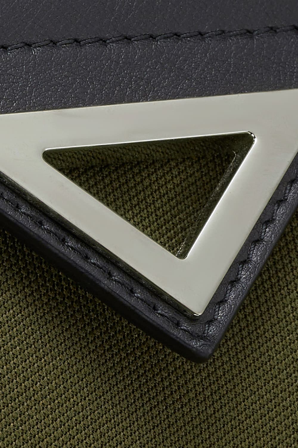 25 데피 익스플로러 도큐먼트 홀더 카키 N1IC132NK1