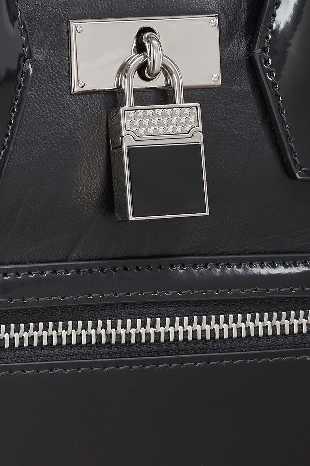 26 리비에라 스몰 토트백 스모크 블랙 N1RK261BK1