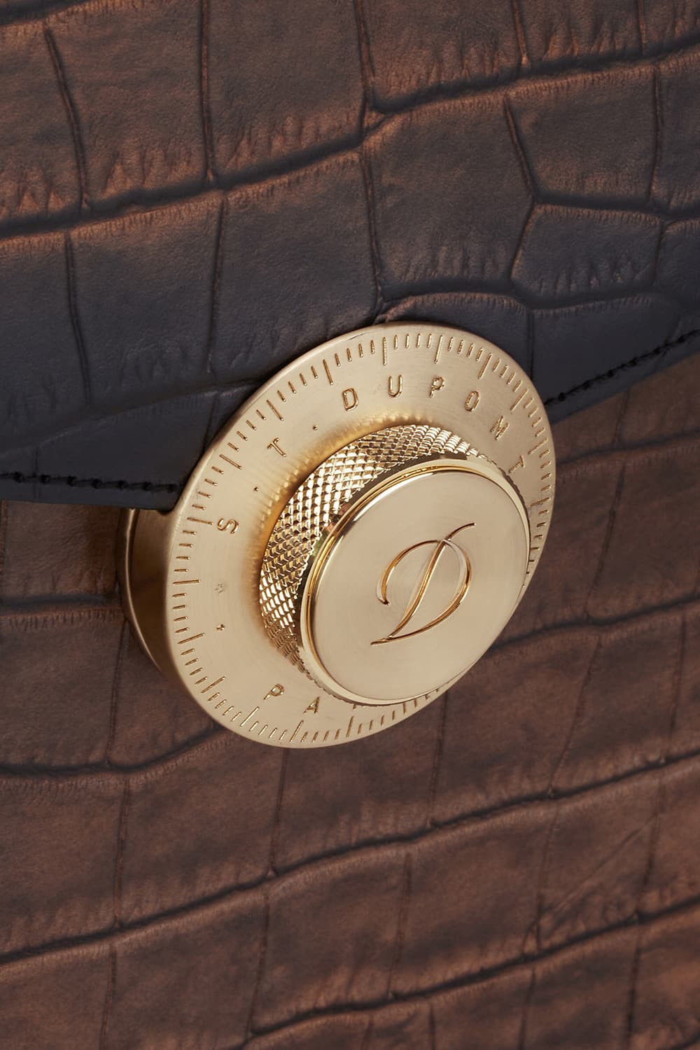 24 르글랑 아뜰리에 크로코패턴 브리프케이스 하바나 CG191474Z