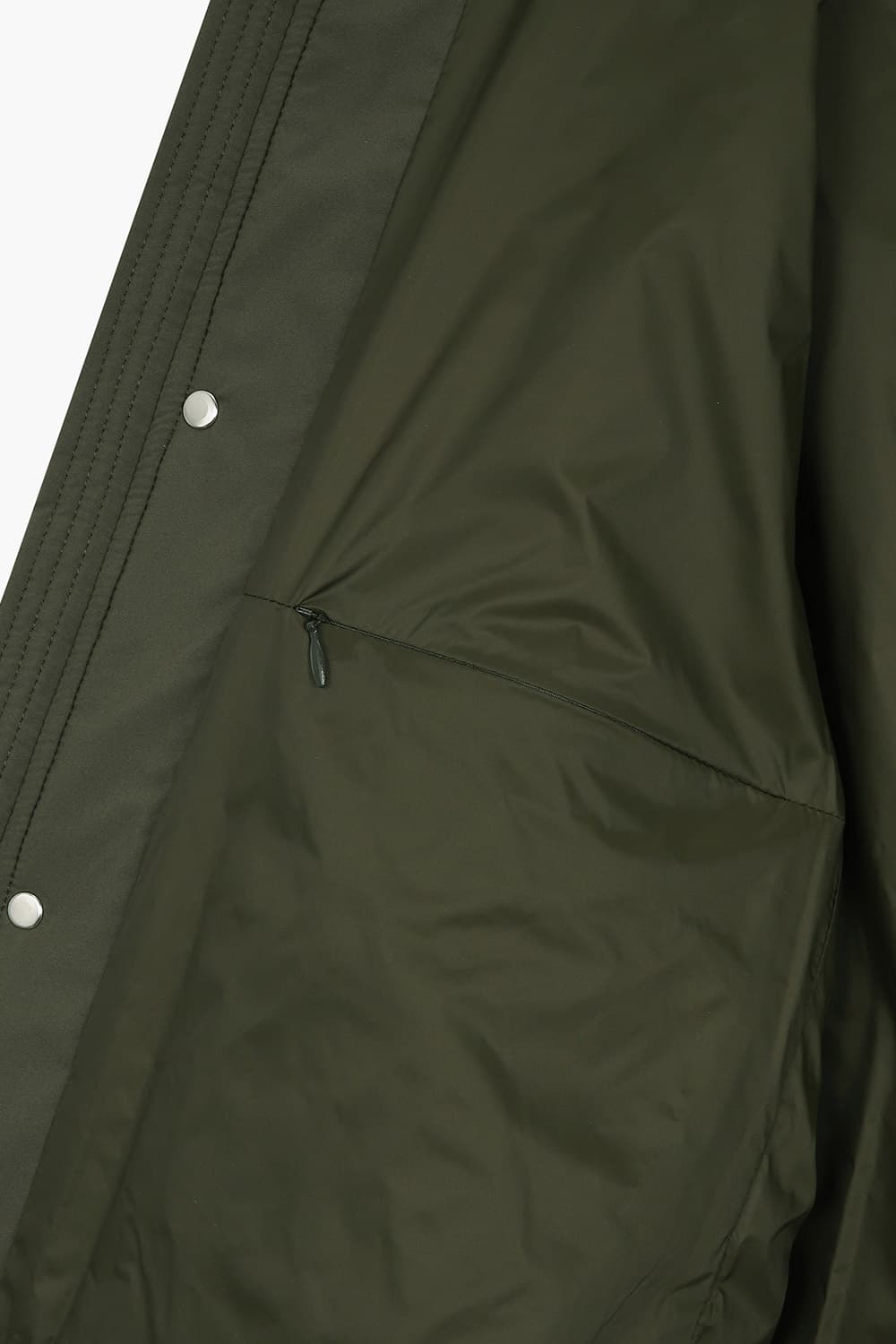 램스킨 스웨이드 패치 하이넥 점퍼 63T415CAMEO048