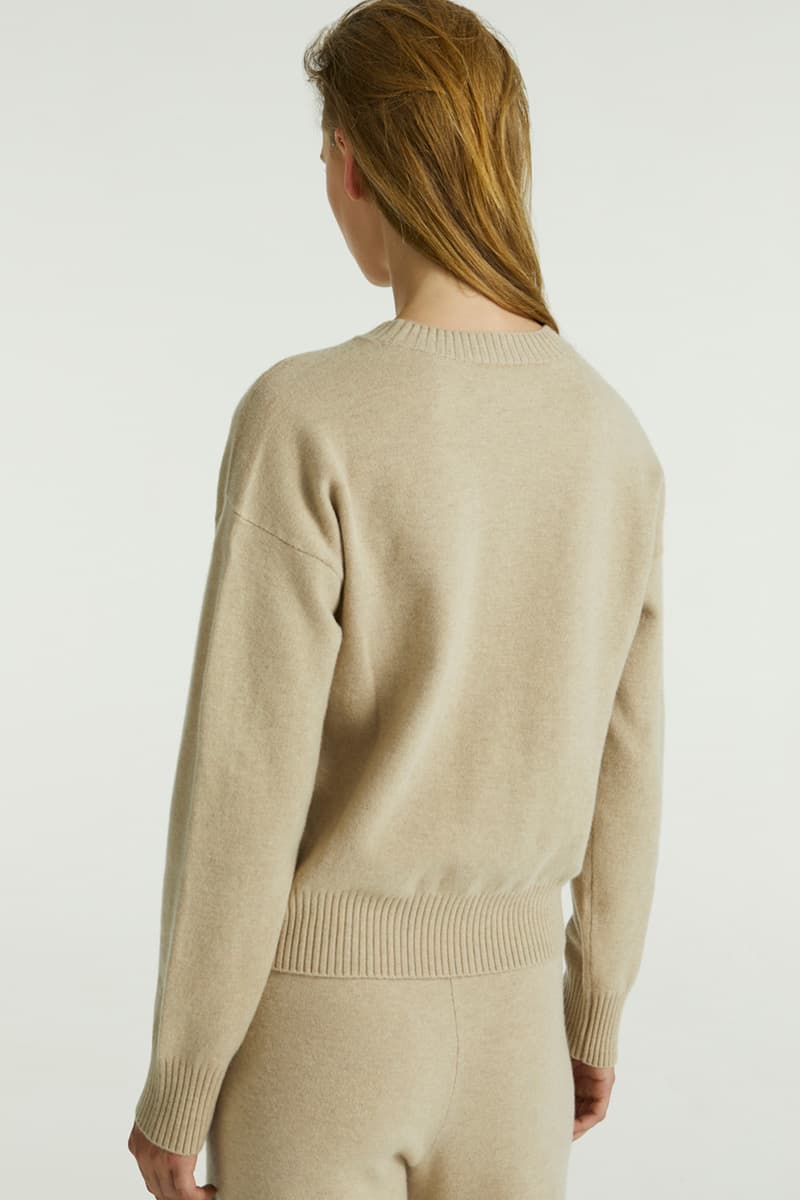 베이직 핏 라운드 니트 CE4WFKNTP001C21