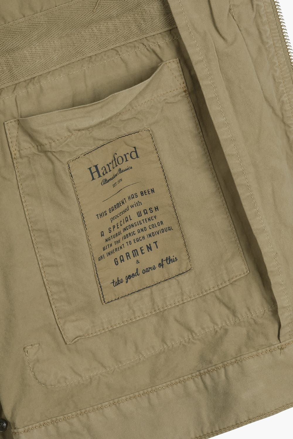 베이직 카라 점퍼 브라운 QE5SMHTOT110Q82