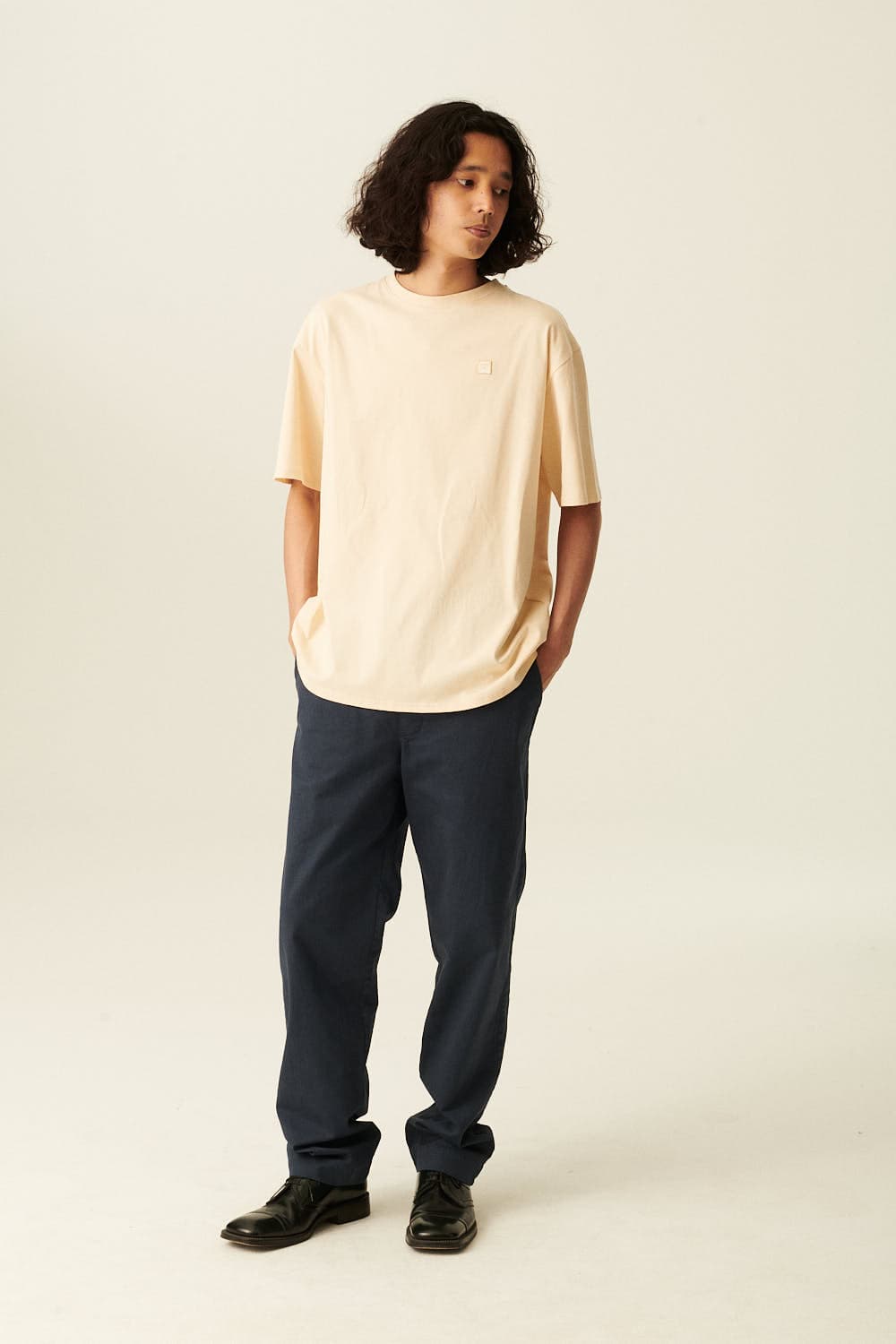 THOMAS 코튼 엠브로이더리 패치 004 아이보리 반소매 티셔츠